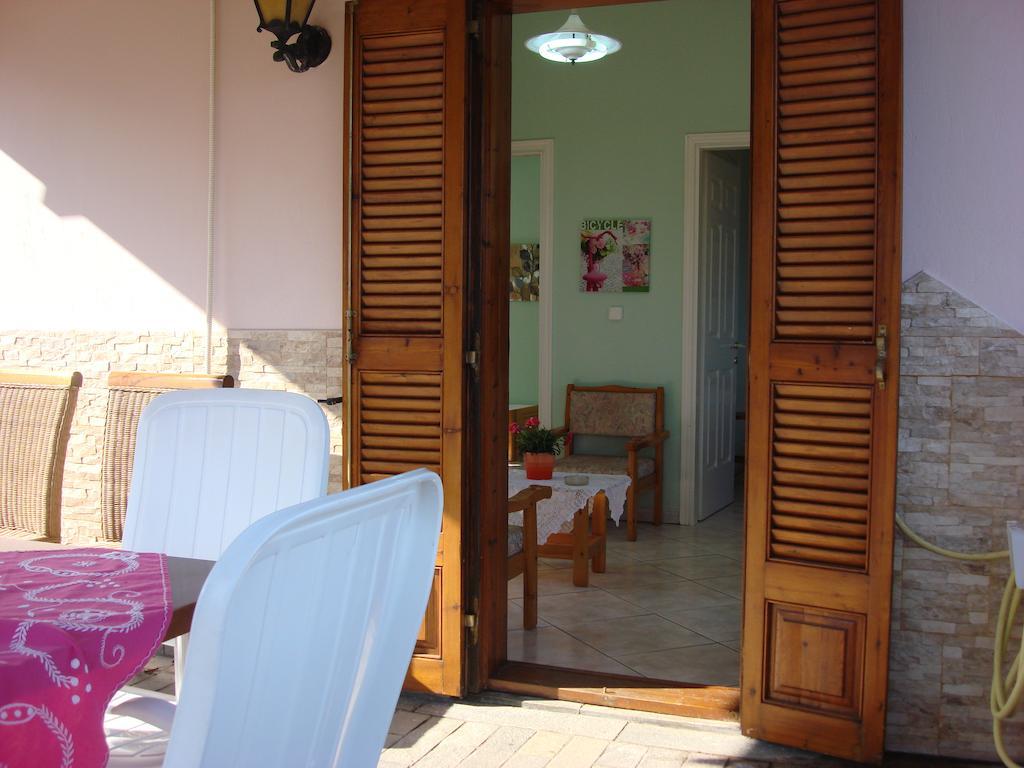 Villa Melina 2 Koinira Bilik gambar